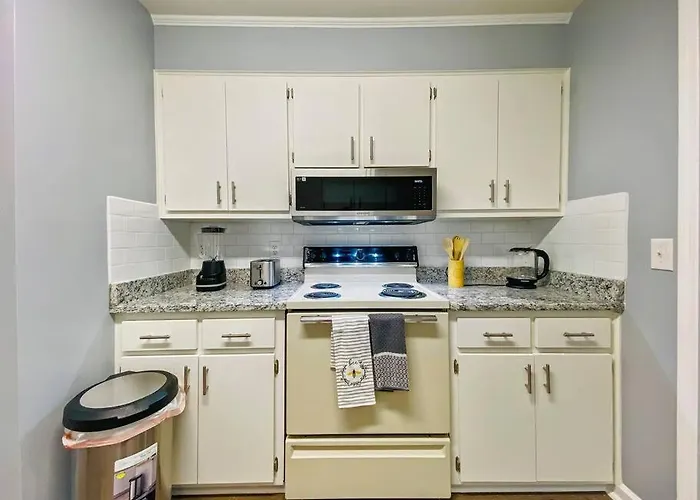 New! Luxe Cottage With Big Backyard 10 Mi To Augusta