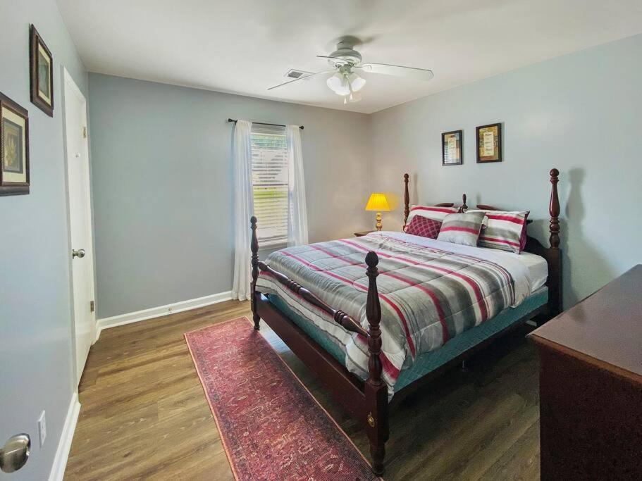 Ferienhaus New! Luxe With Big Backyard 10 Mi To Augusta Evans